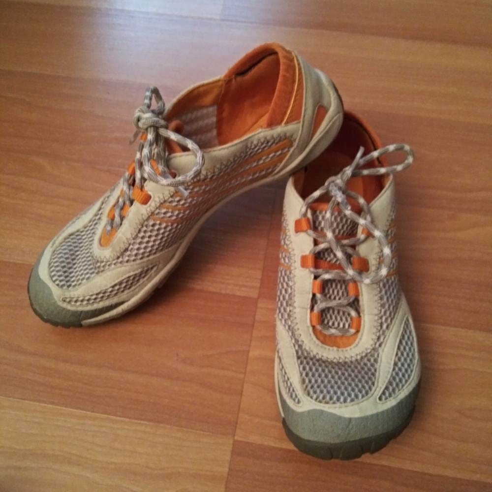 Merrell pace glove, size 6.5, orange